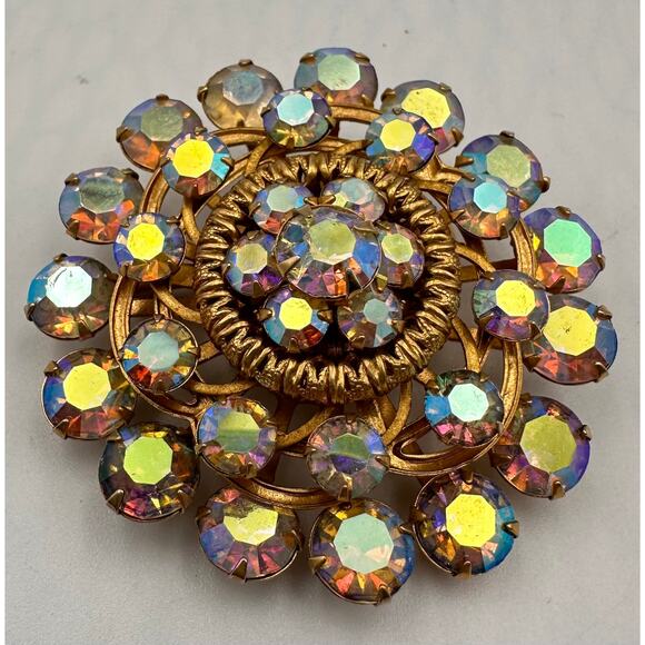 Vintage Gold Tone Metal & Aurora Borealis Rhinestone Brooch Pin Iridescent - Picture 3 of 6